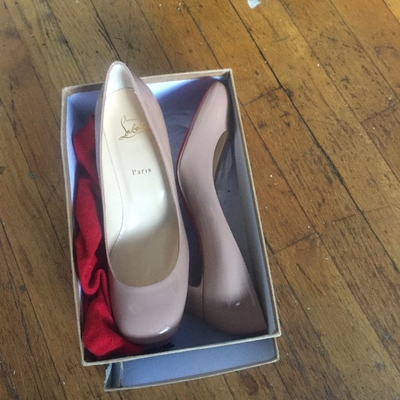 Christian Louboutin - Picture 3 of 3